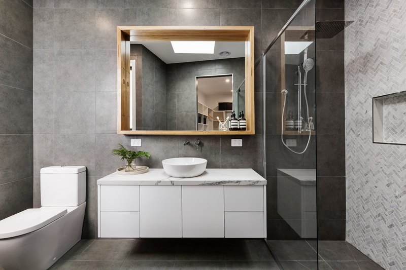 serv-bathroom